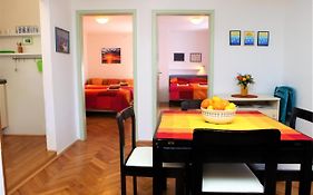 Spacious Piran Central Apartment For 5 Pax Bg